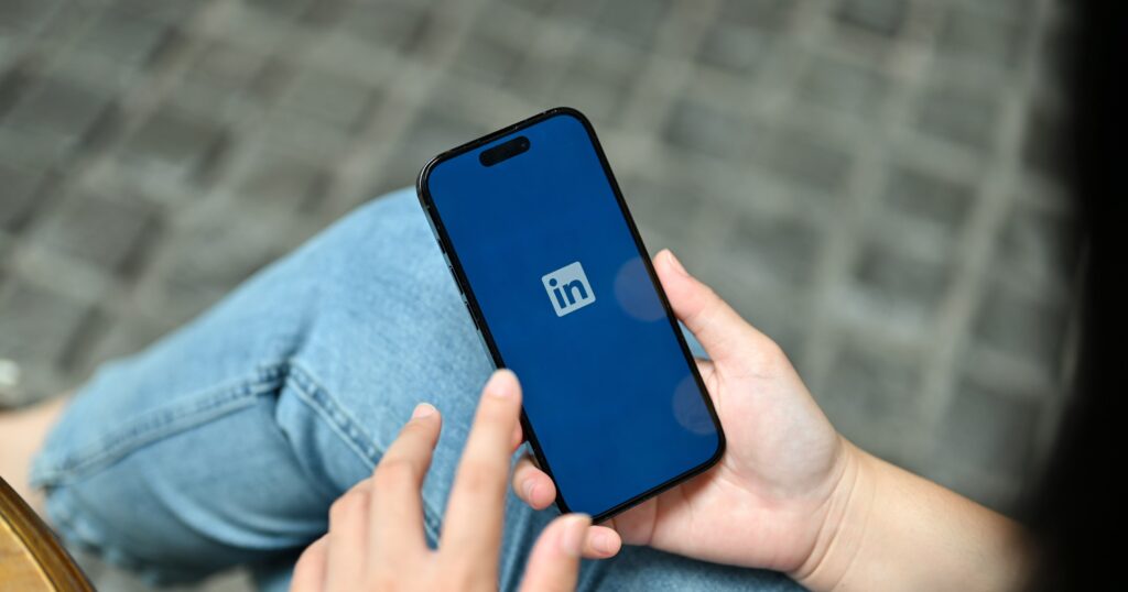 Online marketing ügynökség lévén tudjuk, hogy a kapcsolatépítések egyik leghasznosabb platformja a LinkedIn. 