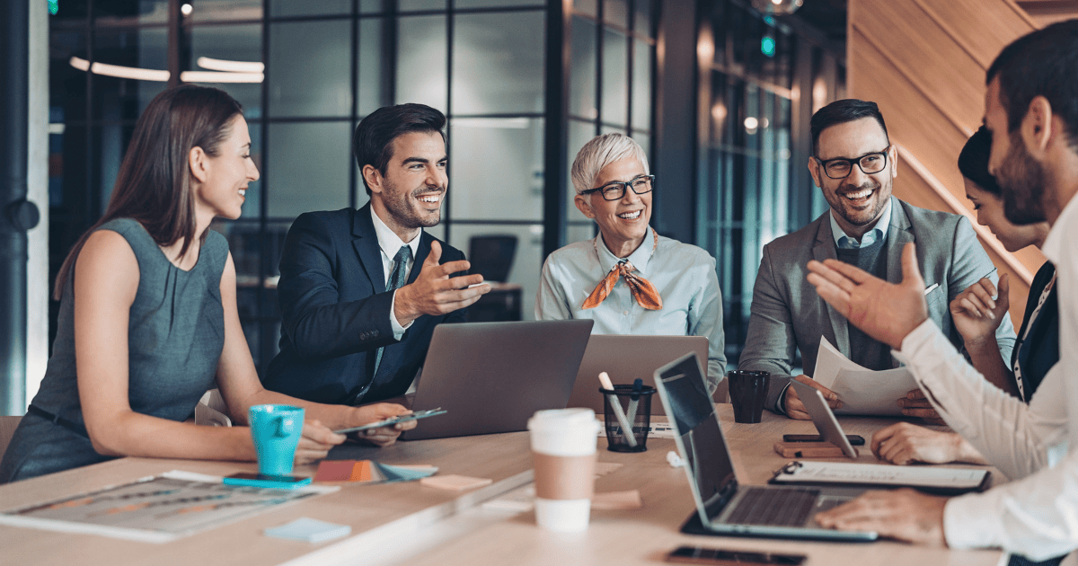 Üzleti megjelenés és első benyomás egy szakmai találkozón.